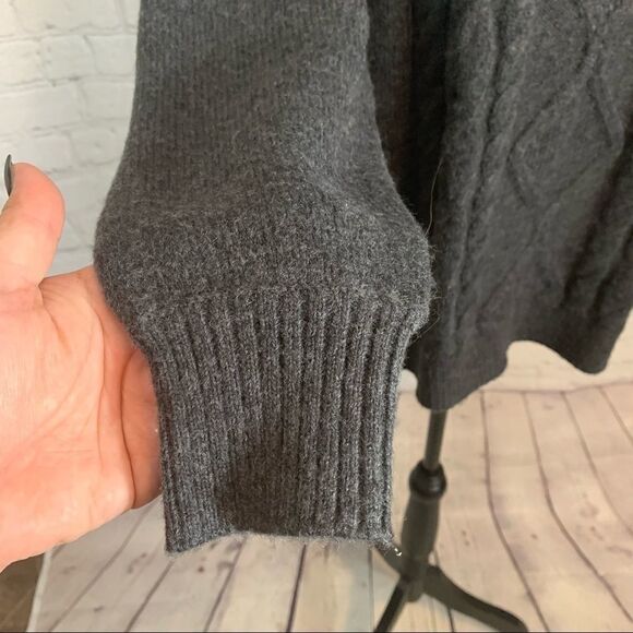 Women's Loft Crew Neck Grey Sweater size MP Wool Blend - Picture 5 of 8